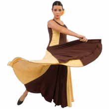 Vestido flamenca con escote redondo vuelo de tres capas y 8 palas E3744